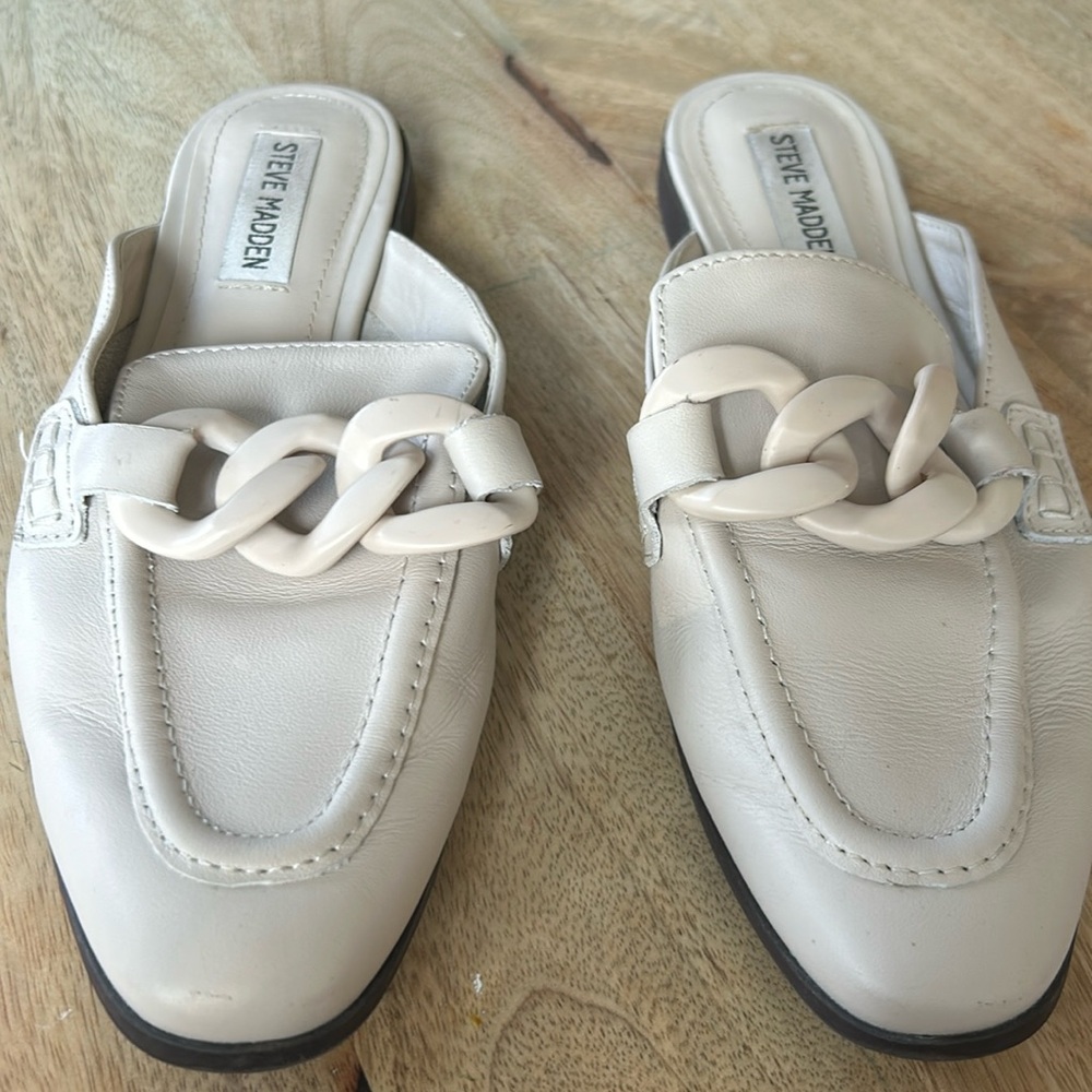 Steve Madden slip on dress shoes. Leather